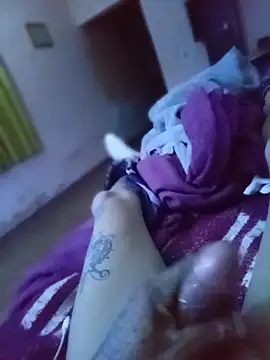 Show modela carloshot31 na web-kameri