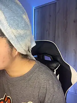 2Angela_n Live XXX chat