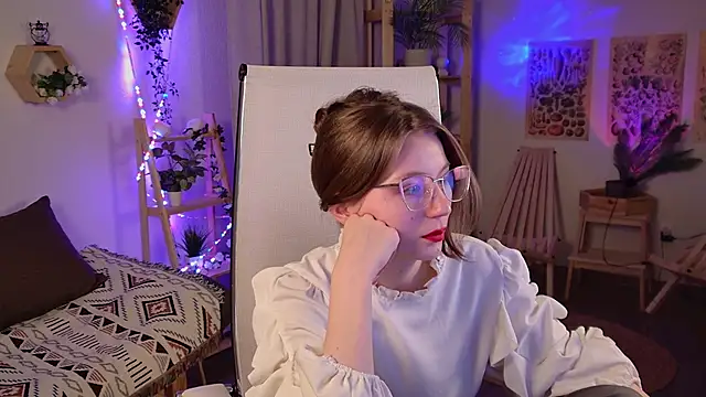 ElliFrankenweenie Chat XXX in diretta