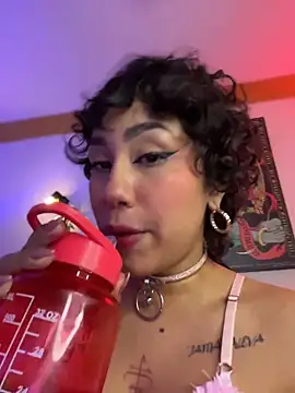 ZahaRoseee's Live XXX Chat