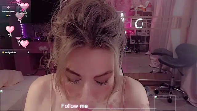 Chatroom XXX en direct de AnnieGOld_