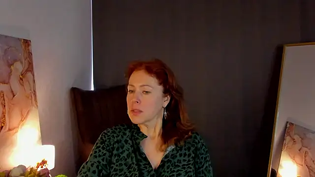 دردشة LeticiaRomano الجنسية المباشرة