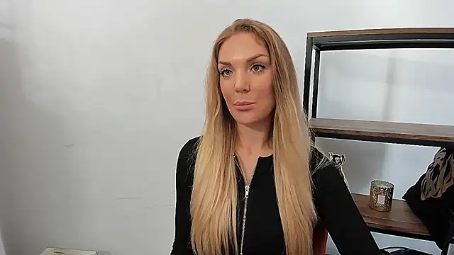 AulloraHoney Chat XXX in diretta