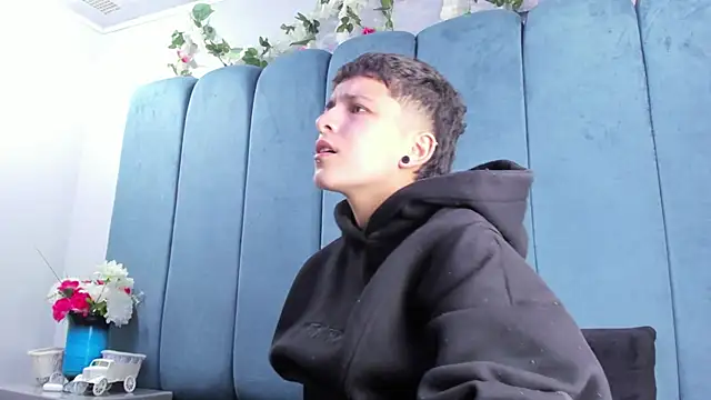 Megan_Thompson_ Live XXX-Chat