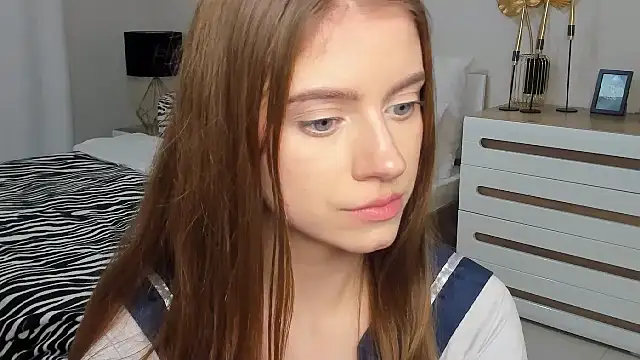 Erica_Kiss 现场XXX聊天