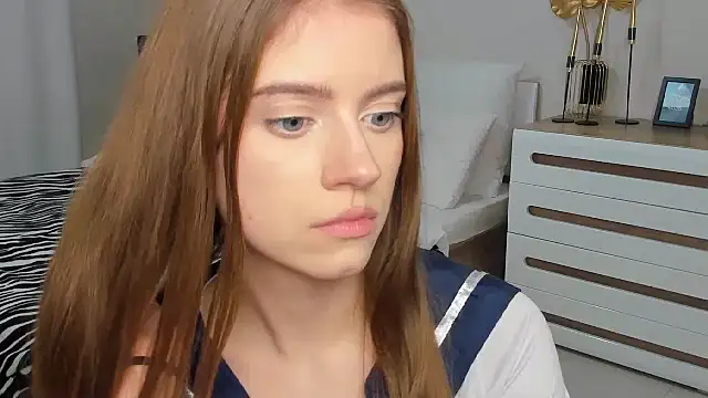 Erica_Kiss Live XXX-Chat