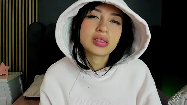 Nicolette_ks_ Obrolan Langsung XXX