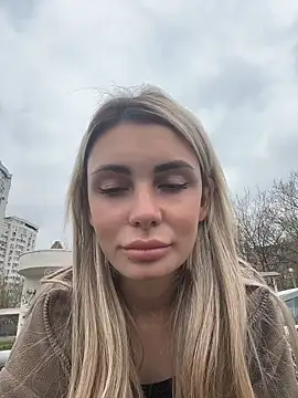 SandraCarter Adlı Modelin Canlı XXX Sohbeti