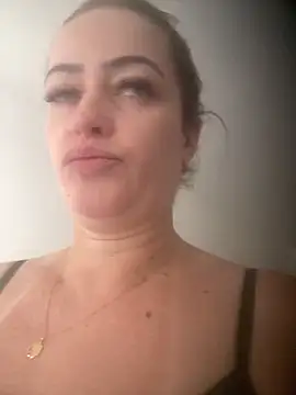 Alerquinasc 라  이브 XXX 채팅