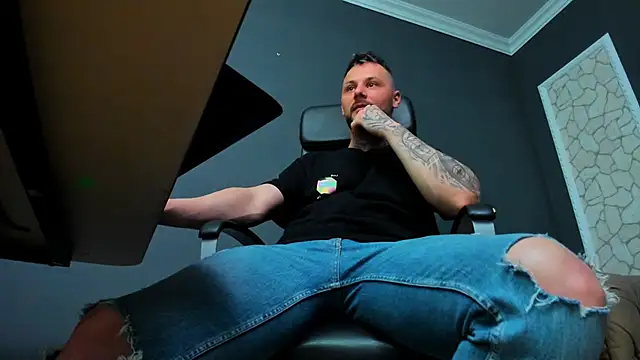 BrianHunts live XXX chat