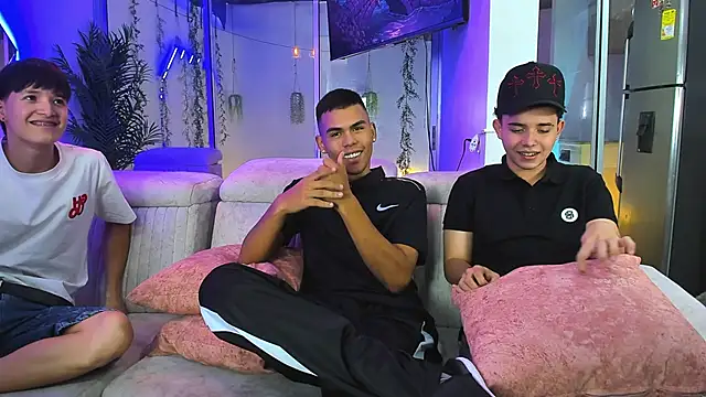 Houseofwarrios Adlı Modelin Canlı XXX Sohbeti