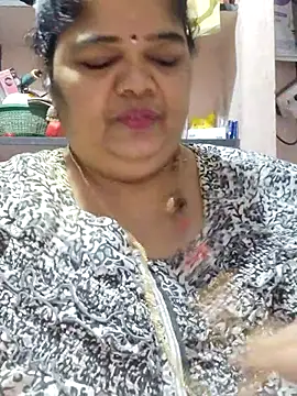 tamilthanushri live XXX chat