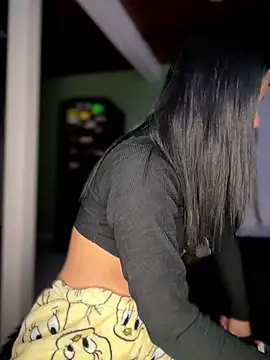 Pokazy przed kamerką – Laura-Khalifa