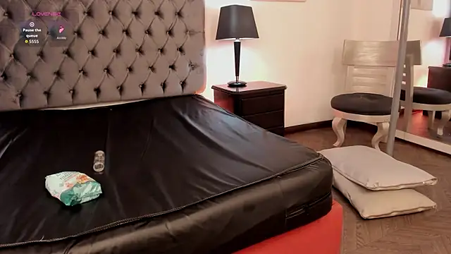 Kiri_Black_'s Live XXX Chat