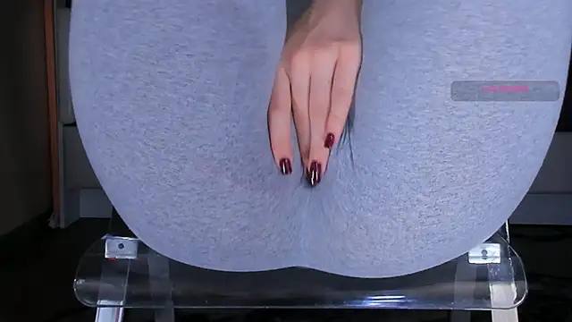 Cameltoe_squirt_inPants' Live XXX Chat