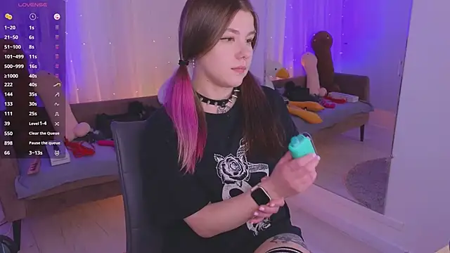 Mira_Falls Adlı Modelin Canlı XXX Sohbeti