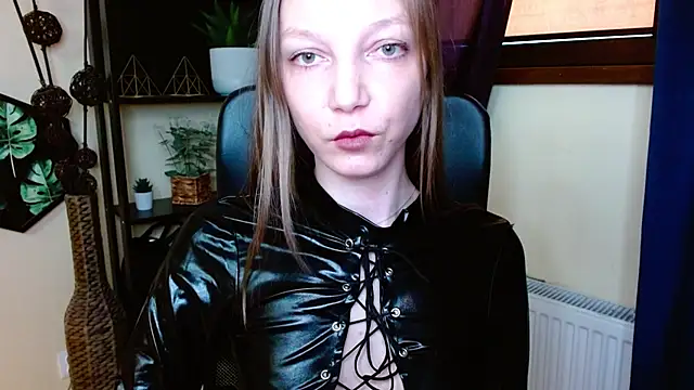 EmillyPlay Adlı Modelin Canl ı XXX Sohbeti