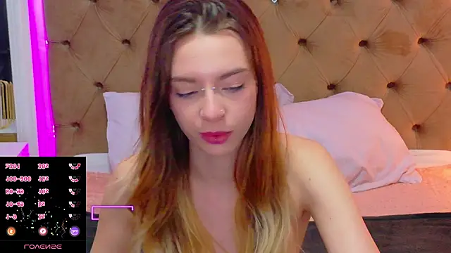 CoraVex's Live XXX Chat