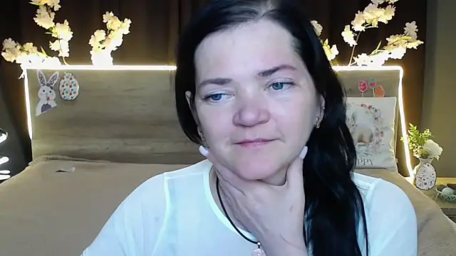 LauraFinn live XXX chat