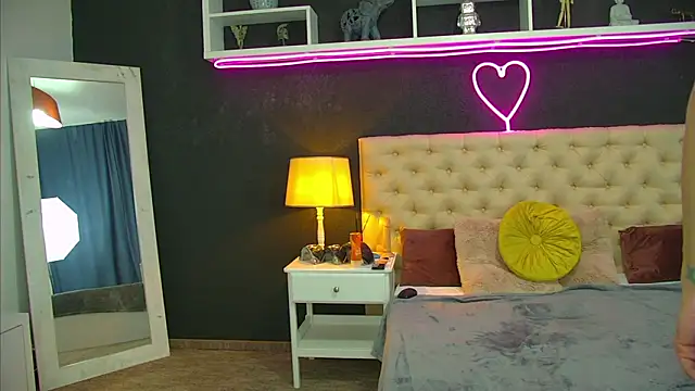 TaniaKaverina Chat XXX live