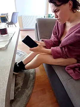 paradise777777 在線直播表演