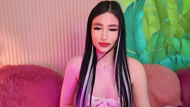 Chat XXX en directo de EmmaLawrens