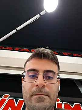 Obstacless Pertunjukan Webcam