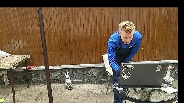 Chatroom XXX en direct de Vuitton