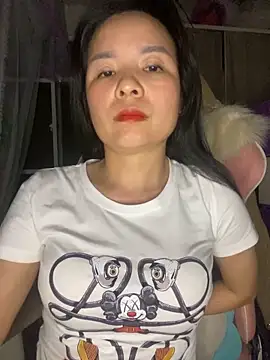 Ivy_Trix2のライブXXXチャット