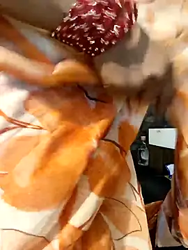 Chat XXX en directo de Poly_bhabi