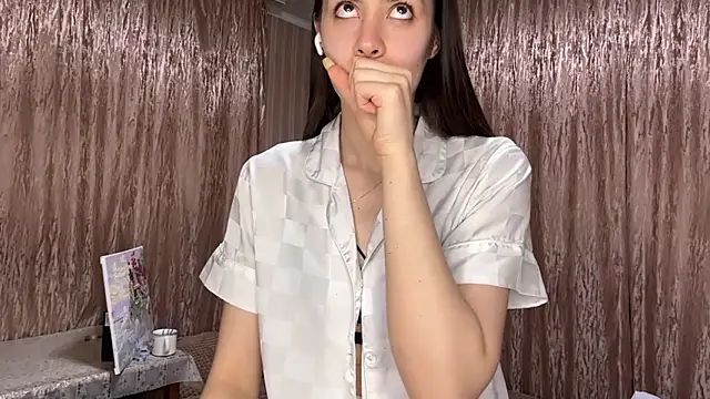 AylaLustのウェブカメラショー