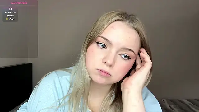 ZaraCreedon's Live XXX Chat