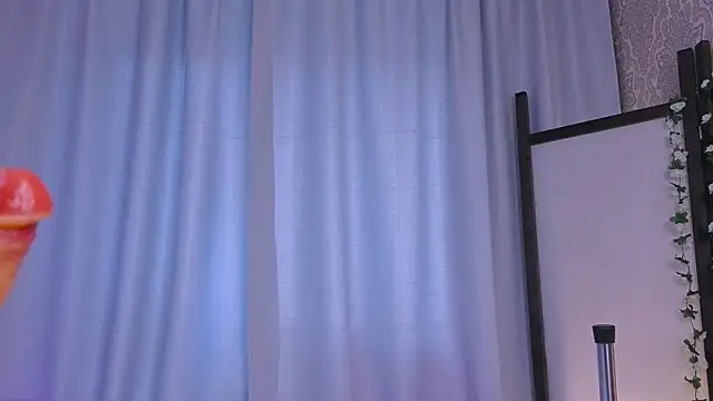 Trinity_Bunny Adlı Modelin Canlı XXX Sohbeti