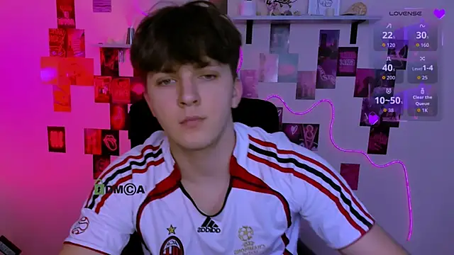 Chat XXX en directo de travis_wolf_