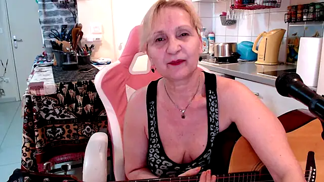 Ala-N-Dala's Live XXX Chat