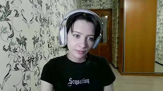 LxayBloom élő XXX-chatje