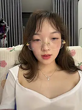 meimei_x Show in webcam