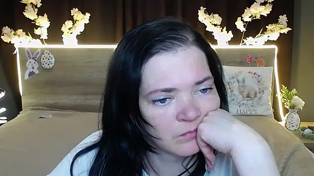 LauraFinnのライブXXXチャット