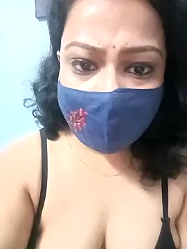 Deliciouskimi élő XXX-chatje