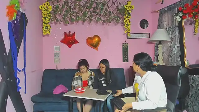 lesbiancuple élő XXX-chatje