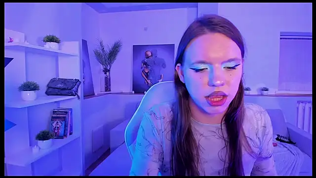 Madison_dolly Show in webcam