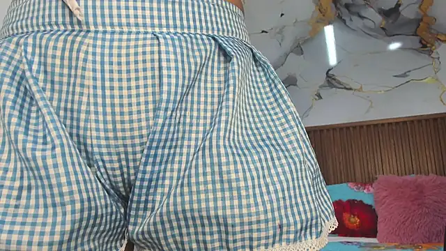 Holly_22's Live XXX Chat