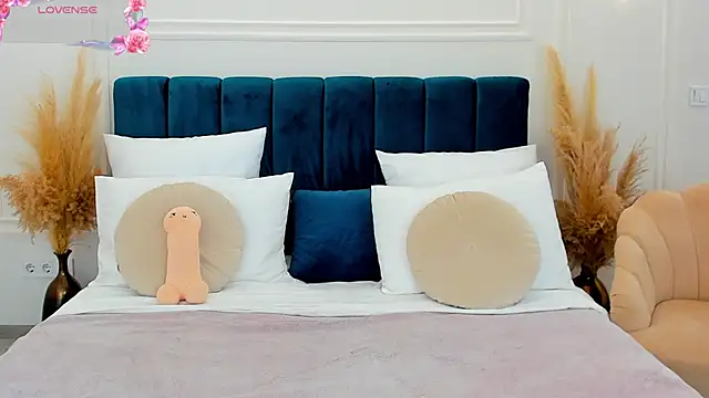 ToriSonn's Live XXX Chat