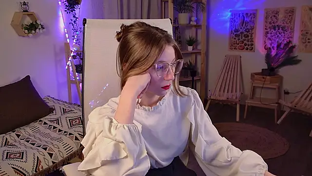 ElliFrankenweenie's Live XXX Chat