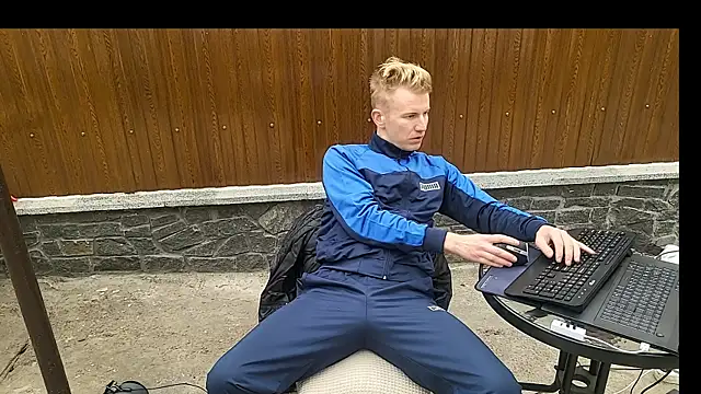 Vuitton's Live XXX Chat