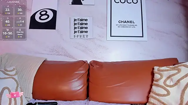 Chatroom XXX en direct de Aprillbrunette