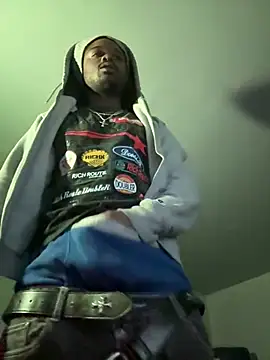 MIGHTYDEMONXXX's Live XXX Chat