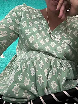 isha_sharma2002's Live XXX Chat