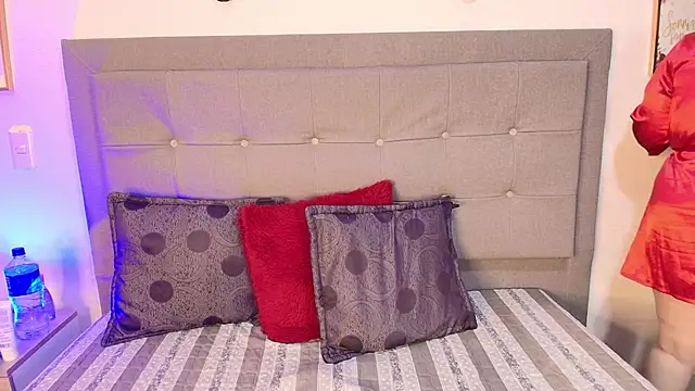 Kiara_noirr Adlı Modelin Canlı XXX Sohbeti