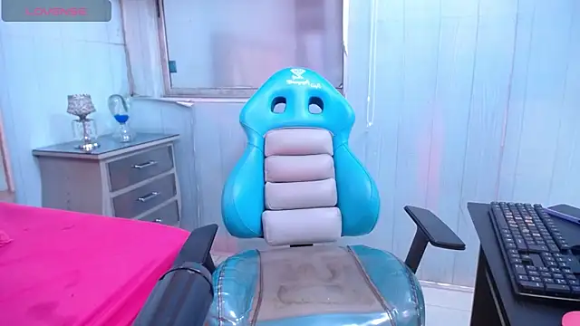 vayolettatto_bigass' Webcam Show